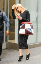 Fusta creion cu botine tip stilettos