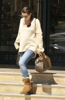 Combini puloverul cu UGG boots