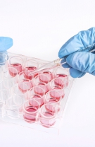 Ar trebui să mă gândesc la teste genetice pentru depistarea cancerului?