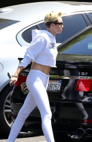 Miley îl poartă ca o rebelă