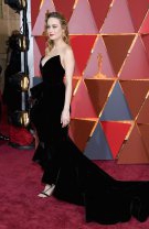 Brie Larson în Oscar de la Renta
