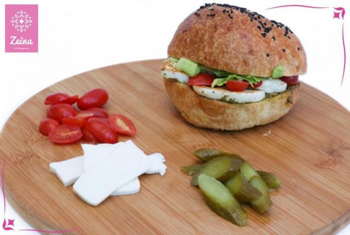 Burger cu halloumi