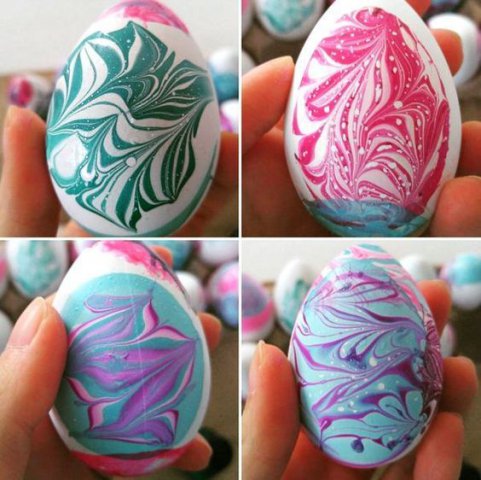 Ouă vopsite cu ojă colorată