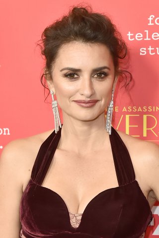 Penelope Cruz a optat pentru șaten închis