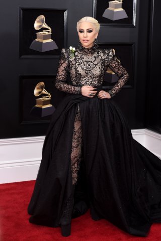 Cel mai bine îmbrăcate: Lady Gaga în Armani Prive