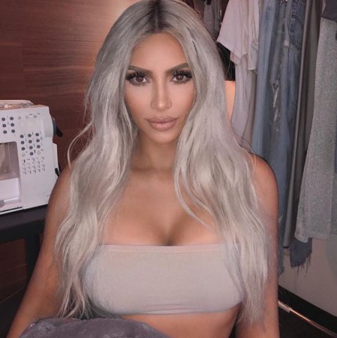 Gri argintiu a la Kim Kardashian
