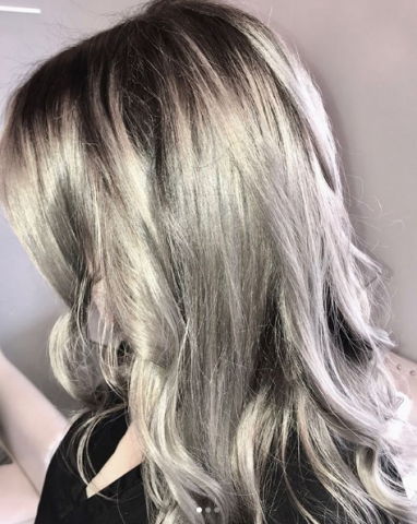 Ombre „granny hair” și bucle