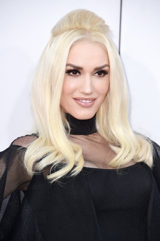 Blondul platinat, culoarea pe care Gwen Stefani o poartă de aproape 30 de ani