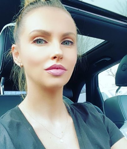 Andreea Spătaru, conectată mereu în mediul online