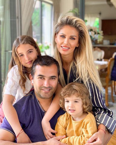 Andreea Bănică, fericita mămică a doi copii