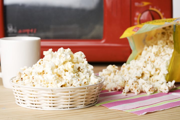 Popcorn la microunde 