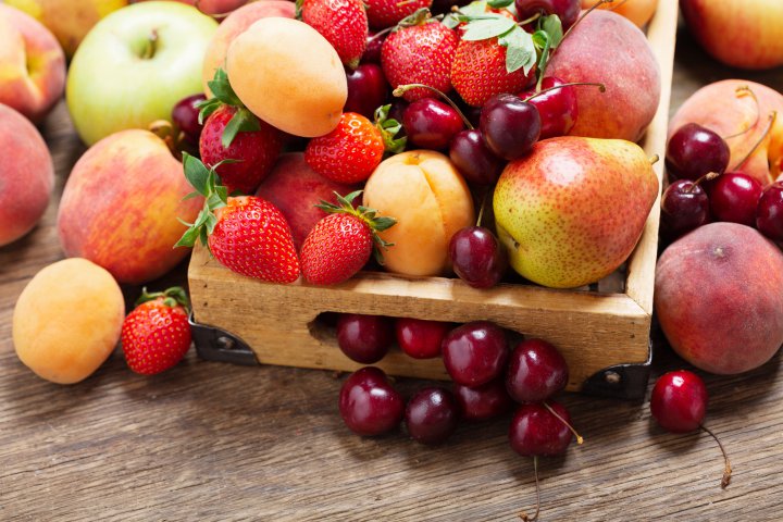 Fructe non-organice