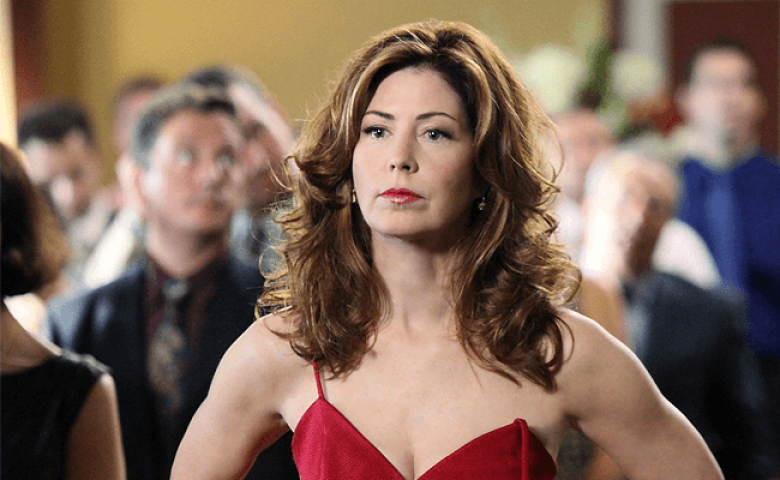 Dana Delany în rolul misterioasei Katherine Mayfair