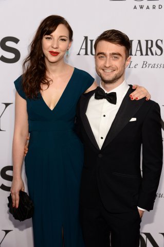 Daniel Radcliffe (1,65 cm) și Erin Darke (1,70 cm)