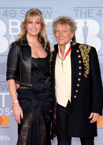 Rod Stewart (1,78 cm) și Penny Lancaster (1,85 cm)