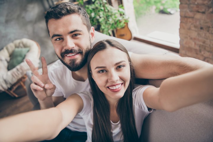 Faci prea multe selfie-uri atunci când sunteți împreună 