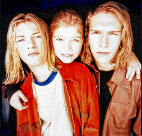 Vă mai amintiți de piesa "MMMBop"?