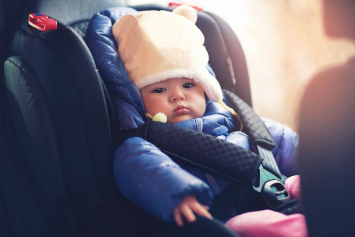 Copilul stă prea mult timp în scaunul auto