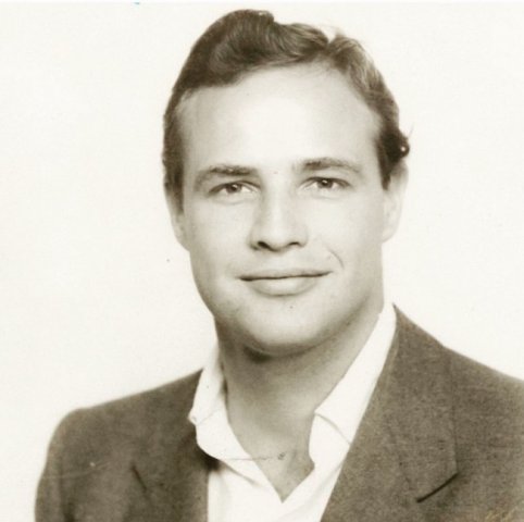 6. Young Marlon Brando (a murit la 80 de ani, în 2004)