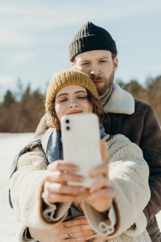 4. Au un stil de atașament anxios