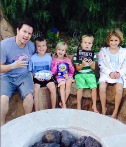 Mark Wahlberg are temeri în ceea ce privește creșterea copiilor săi, ca orice alt părinte