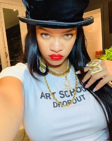 Rihanna a suferit după Chris Brown