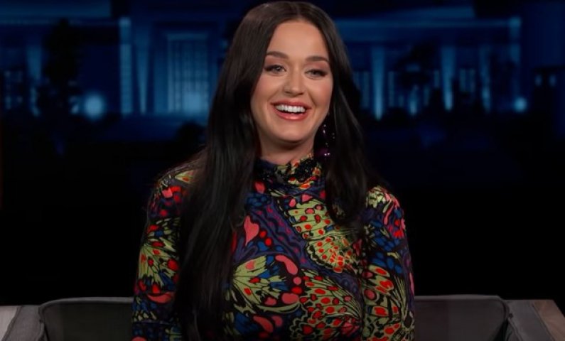 Katy Perry a suferit după Russell Brand
