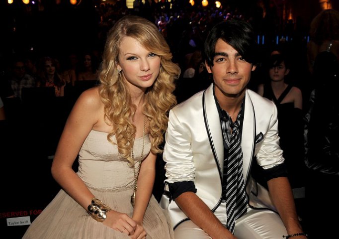 1. Taylor Swift (32 de ani) și Joe Jonas (32 de ani)