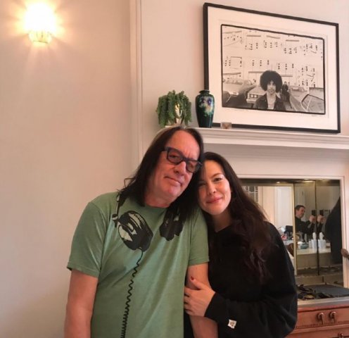 Îl iubește la fel de mult și pe Todd Rundgren