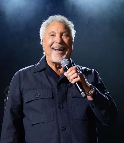 Tom Jones a fost ajutat de fiul său să depășească tragedia