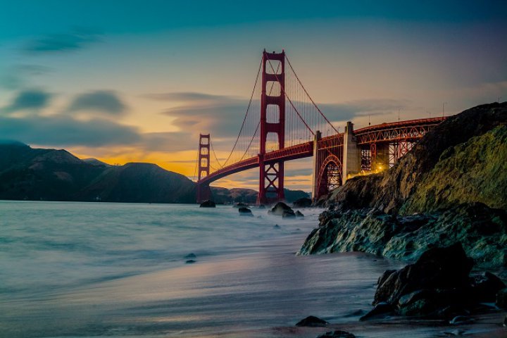 Fecioară – California