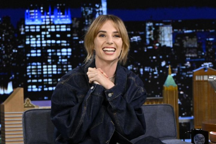 Maya Hawke este fiica actorilor Ethan Hawke și Uma Thurman