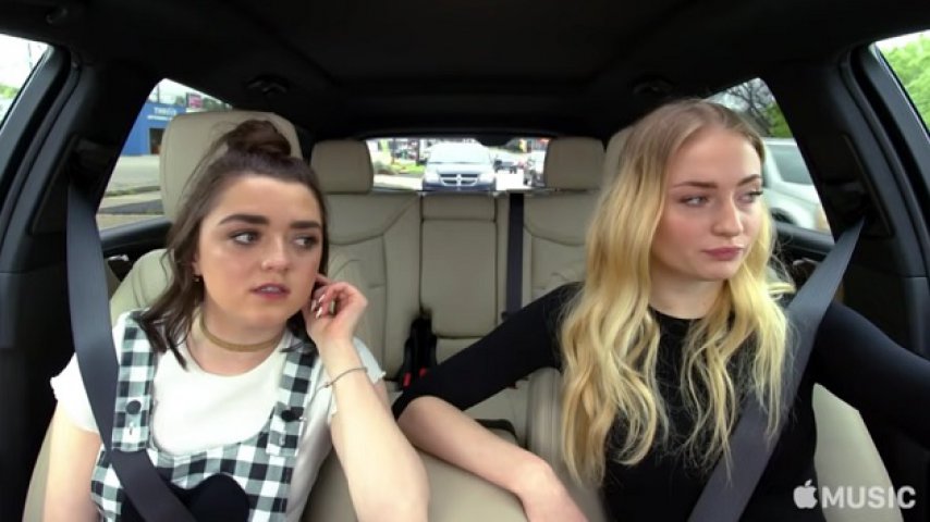 10. Maisie Williams (25 de ani) și Sophie Turner (26 de ani)