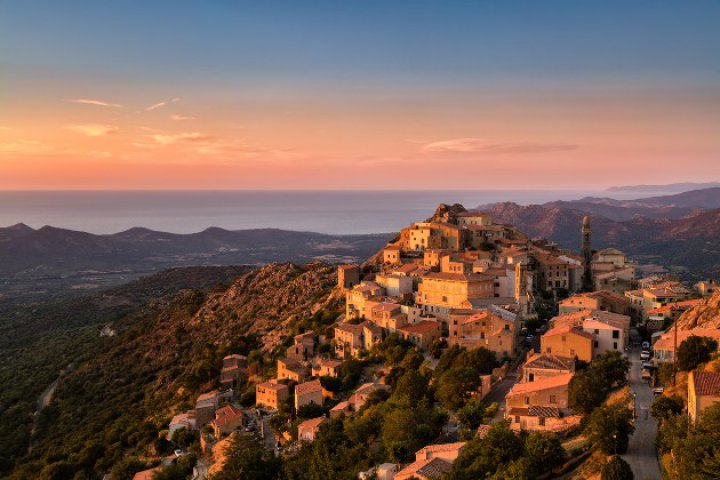 Corsica, Franța