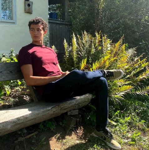 Un băiat... model