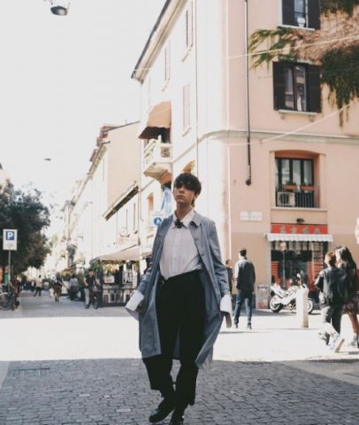 Este fashion editor și stilist