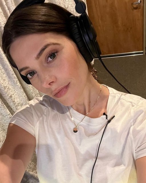 Ashley Greene (Alice) – născută pe 21 februarie 1987
