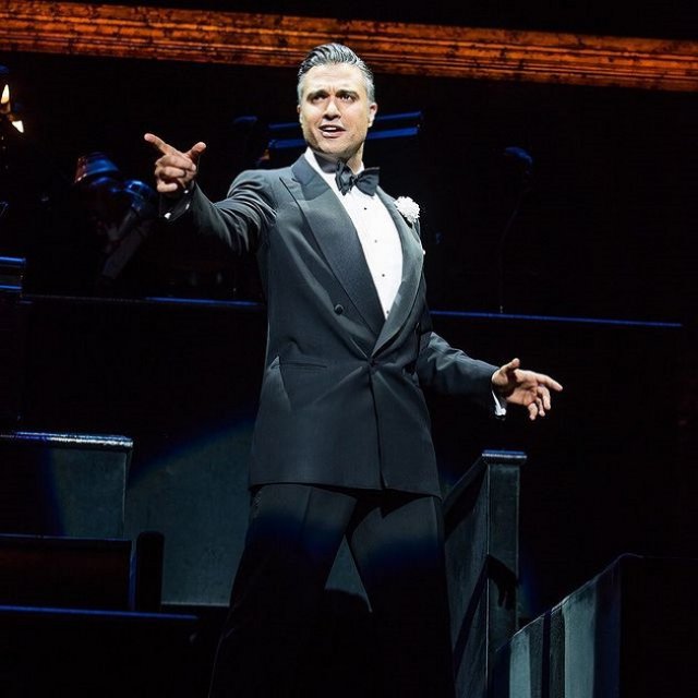 A jucat în spectacole pe Broadway