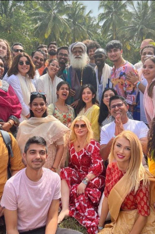 Vedete din România care îl admiră pe Sadhguru