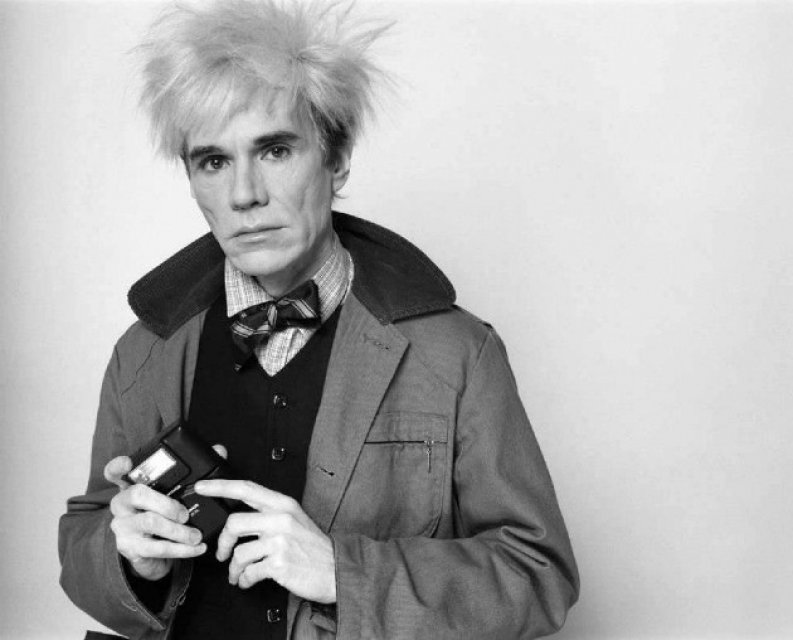 4. O perucă purtată Andy Warhol.