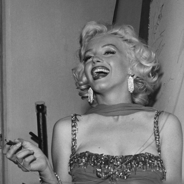 12. Radiografii ale lui Marilyn Monroe.