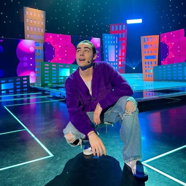 Sfătuit de tatăl său să nu se facă artist