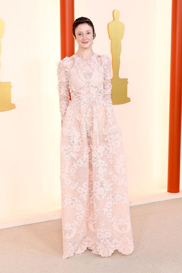 Andrea Riseborough în Alexander McQueen