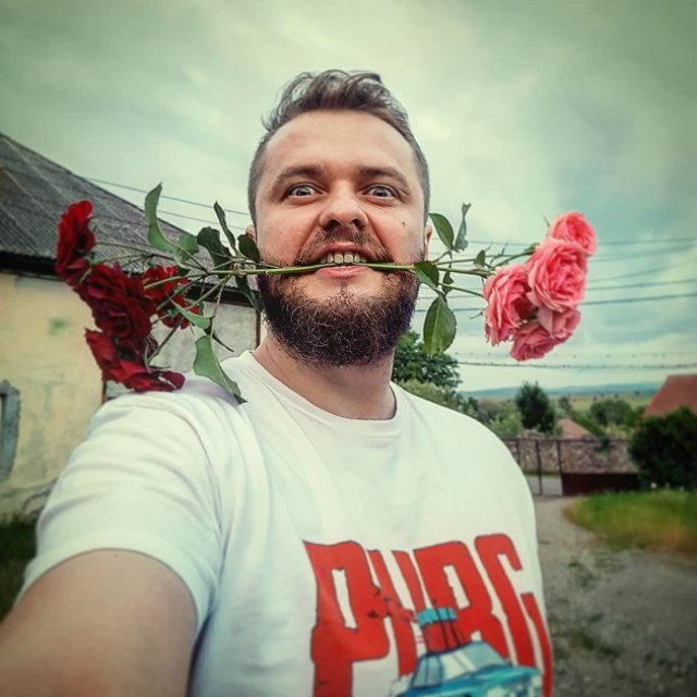 Și-a riscat întreaga carieră cu o parodie folclorică