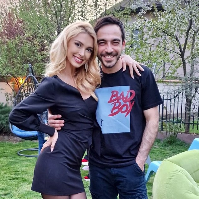 Împreună cu Andreea Bălan a obținut medalia de argint la „Dacing around the world”