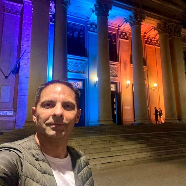 Fiica lui lucrează de la 13 ani