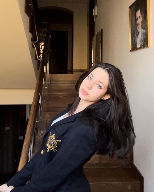 Andreea Marin se pregătește pentru plecarea fiicei la facultate