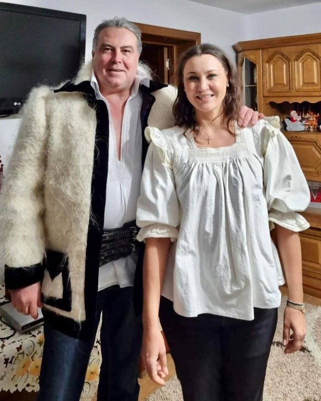 Trăiește o frumoasă poveste de iubire alături de soțul ei, istoricul Adrian Cioroianu