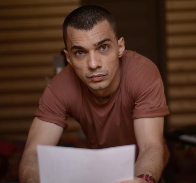 Vescan a fost nevoit să muncească la o benzinărie