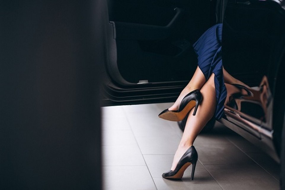 8. Pantofi stiletto (cu vârful alungit)